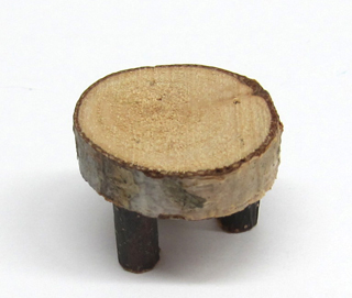 Stuhl Holz rund 2,5cmDx1,8cmH 